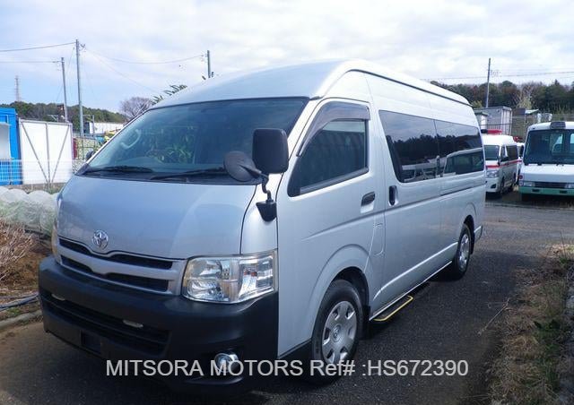2011 TOYOTA HIACE COMMUTER GLHR