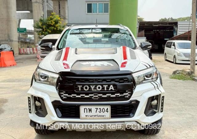 2015 TOYOTA HILUX 2.8