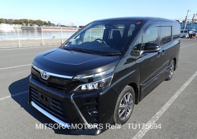 2021 TOYOTA VOXY ZS