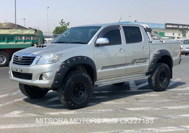 2013 TOYOTA HILUX
