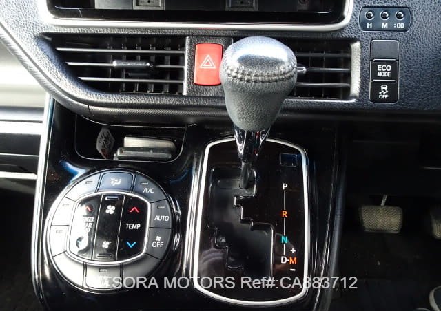 
								2017 TOYOTA VOXY ZS full									