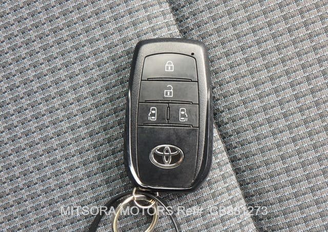 
								2024 TOYOTA NOAH HYBRID X full									