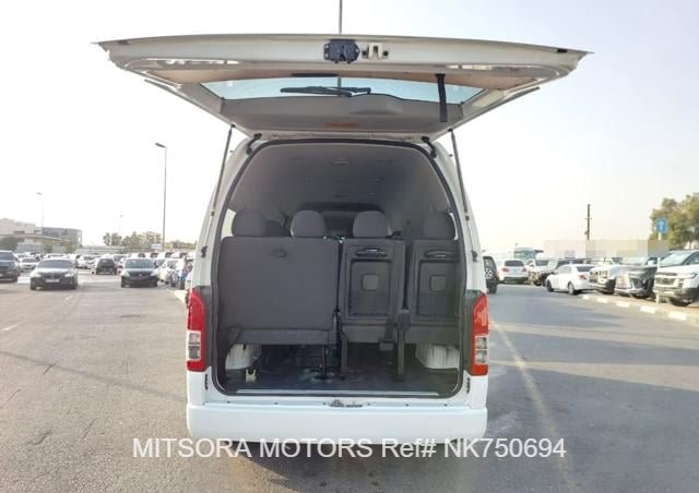 
								2015 TOYOTA HIACE COMMUTER full									