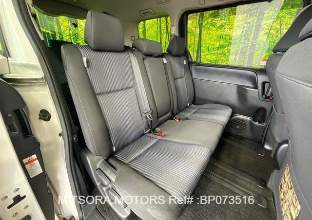 
								2016 TOYOTA VOXY ZS full									