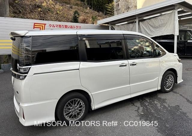 
								2021 TOYOTA VOXY ZS KIRAMEKI 3 full									