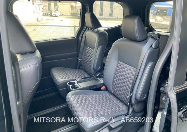 
								2022 TOYOTA VOXY S-Z full									