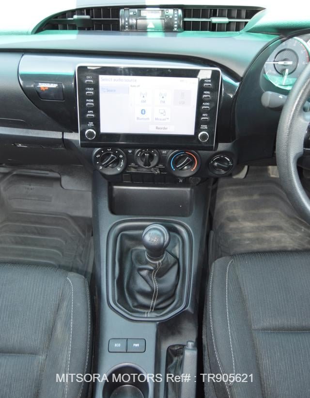 
								2023 TOYOTA HILUX SR5 full									