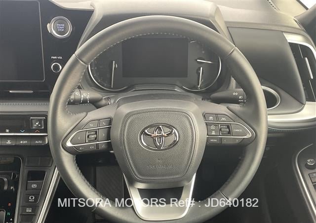 
								2023 TOYOTA VOXY BLACK full									