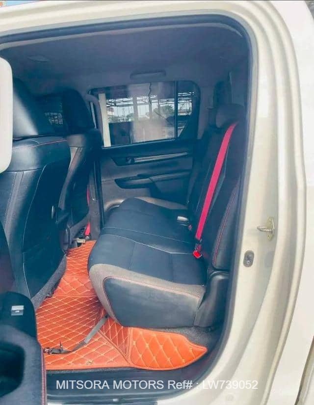 
								2016 TOYOTA HILUX 2.4 E REVO DOUBLE CAB full									