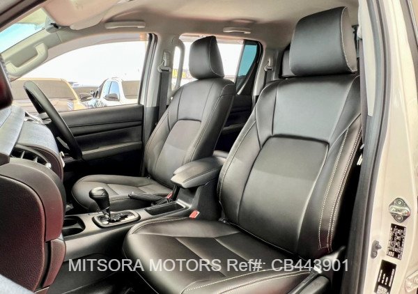 
								2023 TOYOTA HILUX full									