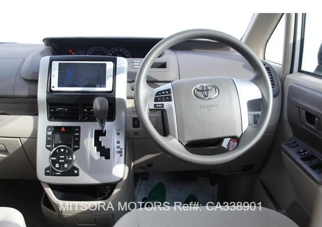 
								2013 TOYOTA NOAH full									