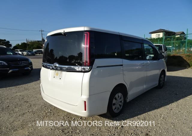 2021 TOYOTA NOAH X