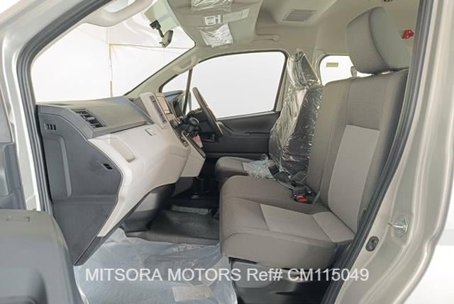 
								2026 TOYOTA HIACE COMMUTER 2.8 AT full									