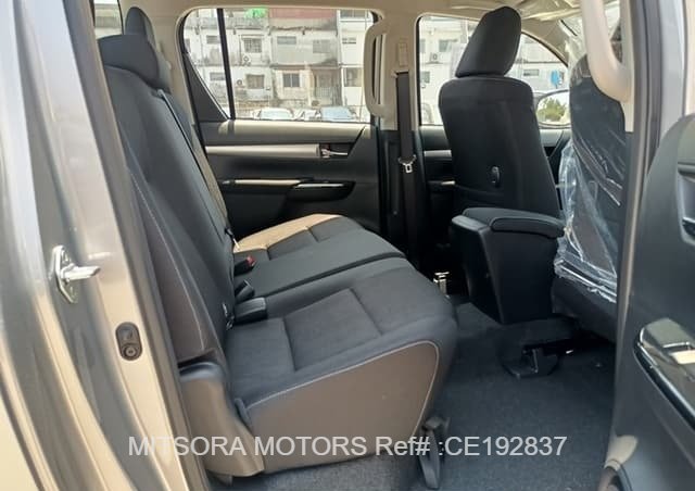 
								2023 TOYOTA HILUX 2.4 full									