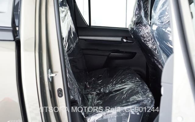 
								2023 TOYOTA HILUX 2.8 full									