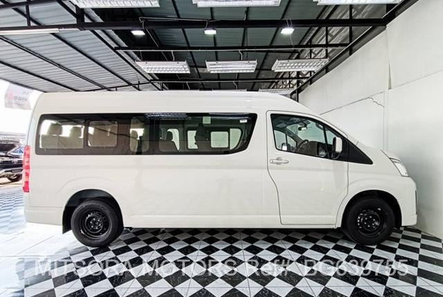 
								2026 Toyota Hiace Commuter full									