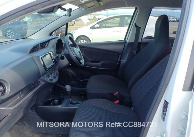 
								2017 TOYOTA VITZ F full									