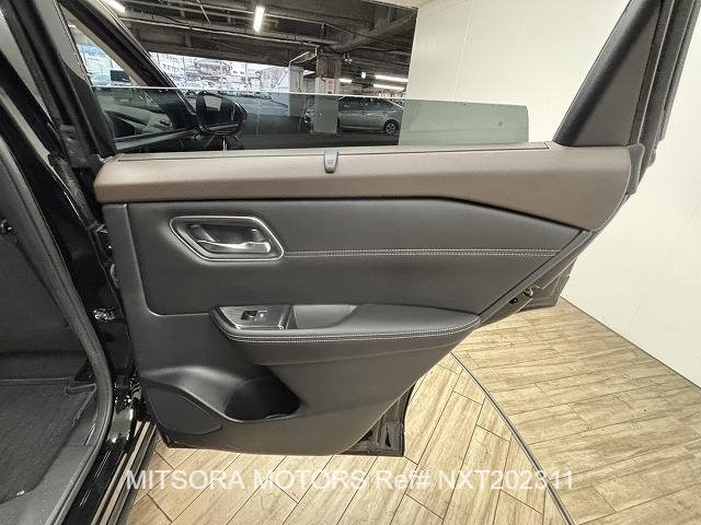 
								2023 NISSAN X-TRAIL G full									