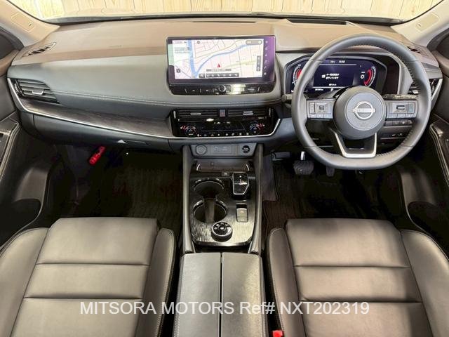 
								NISSAN X-TRAIL G E-4ORCE Grey full									