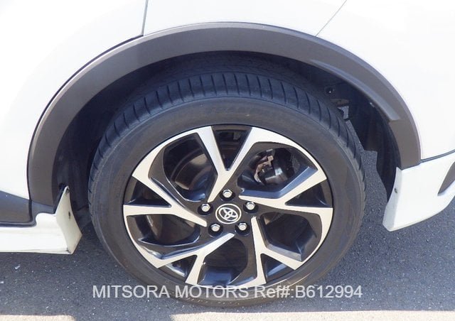 
								2018 TOYOTA C-HR HYBRID G LED EDITION full									