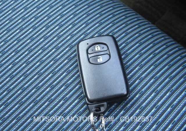 
								2011 TOYOTA VITZ RS full									