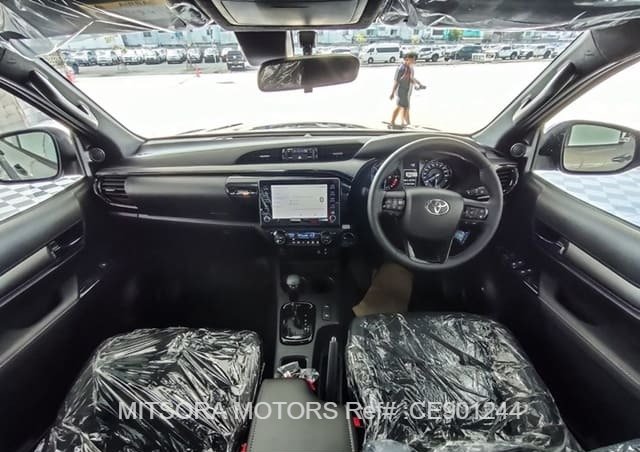 
								2023 TOYOTA HILUX 2.8 full									