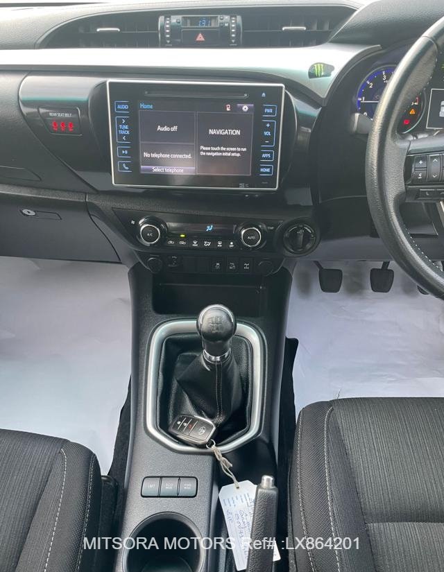 
								2018 TOYOTA HILUX TRUNK COVER full									