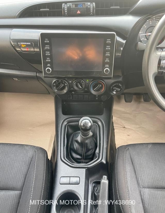 
								2020 TOYOTA HILUX full									