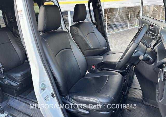 
								2021 TOYOTA VOXY ZS KIRAMEKI 3 full									