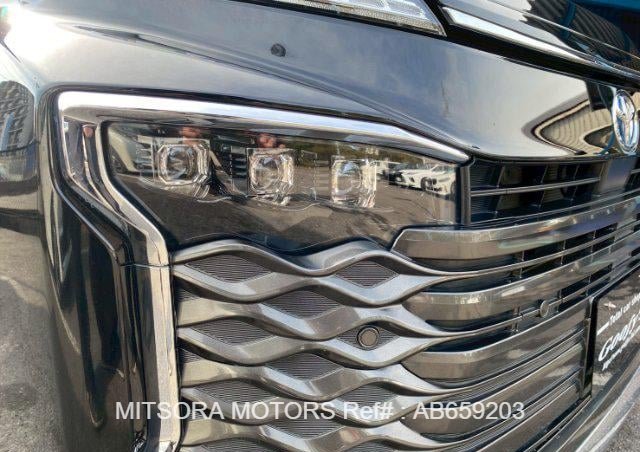 
								2022 TOYOTA VOXY S-Z full									