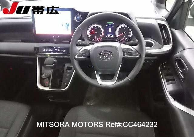 
								2023 TOYOTA VOXY 4WDS-G full									