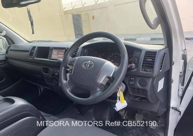 
								2017 TOYOTA HIACE COMMUTER full									