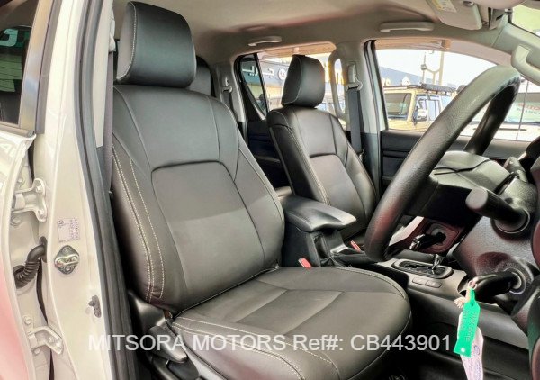 
								2023 TOYOTA HILUX full									