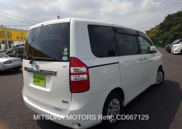 
								2012 TOYOTA NOAH full									