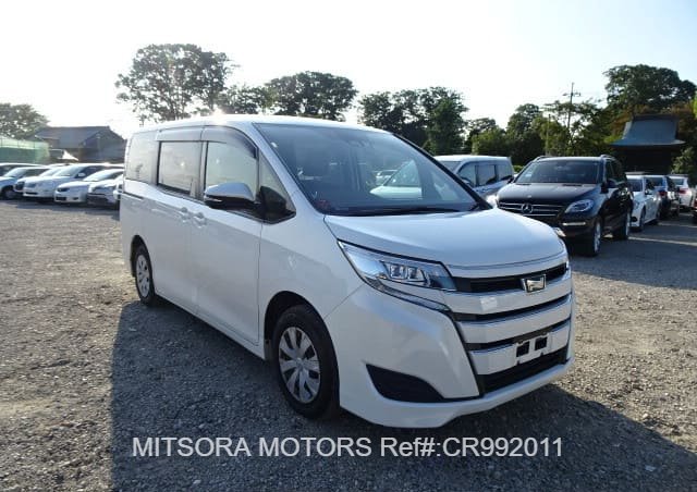 
								2021 TOYOTA NOAH X full									