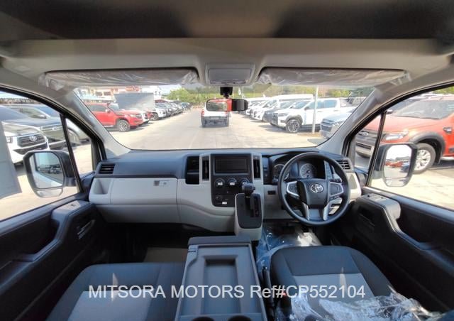 
								2026 TOYOTA HIACE COMMUTER 2.8 AT full									