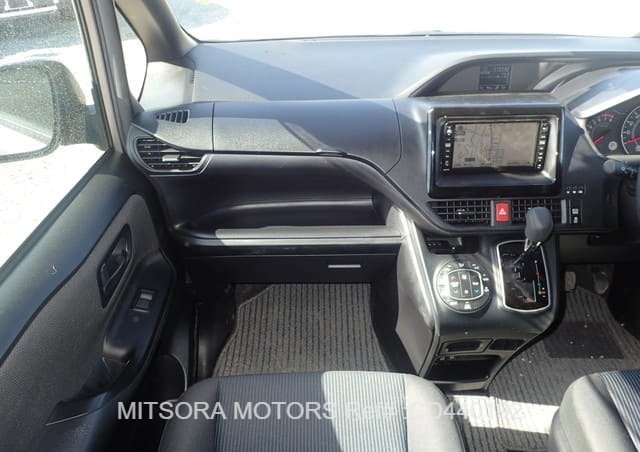 
								2021 TOYOTA NOAH X (4WD) full									