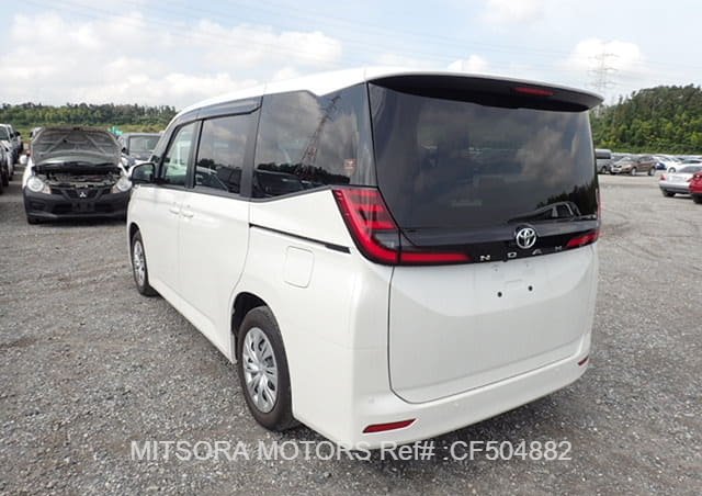 2023 TOYOTA NOAH X