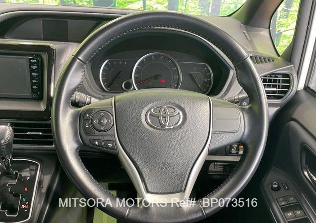 
								2016 TOYOTA VOXY ZS full									