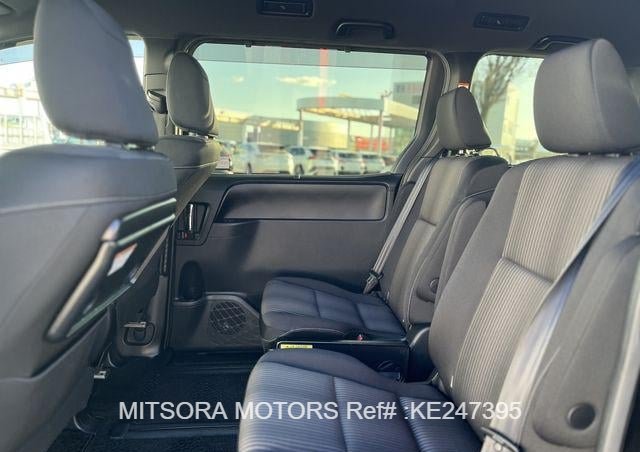 
								2019 TOYOTA VOXY ZS2 full									