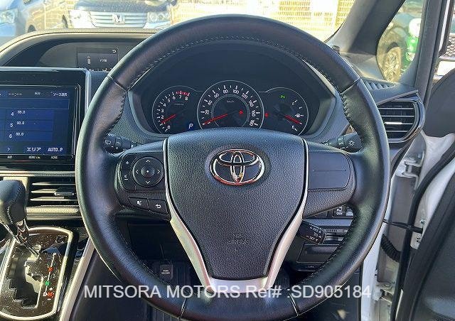 
								2019 TOYOTA VOXY ZS full									