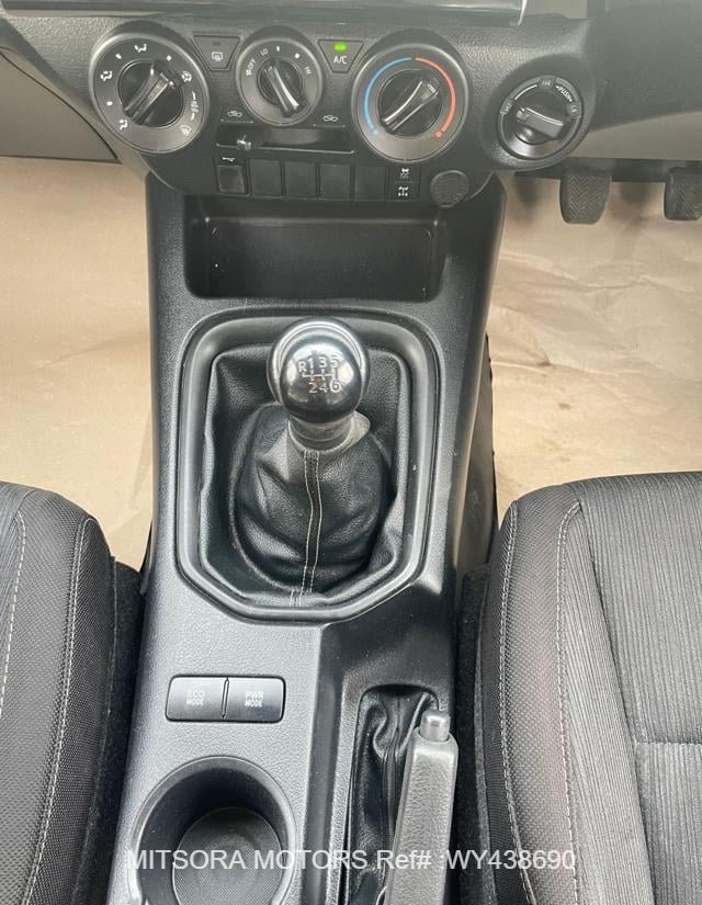 
								2020 TOYOTA HILUX full									