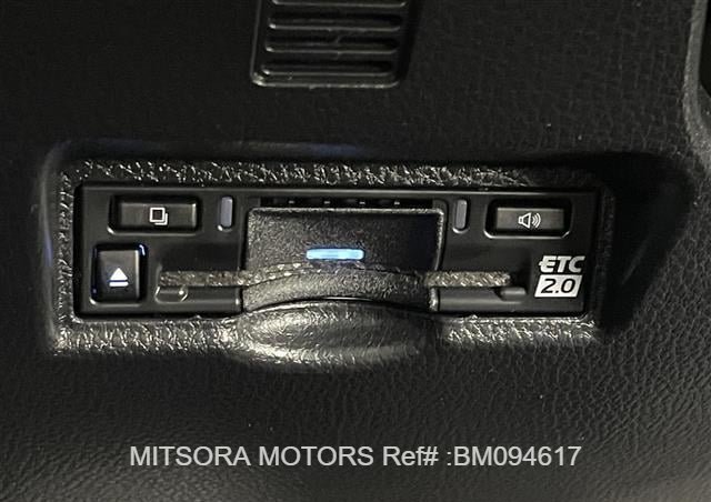 
								2024 TOYOTA VOXY PEARL full									