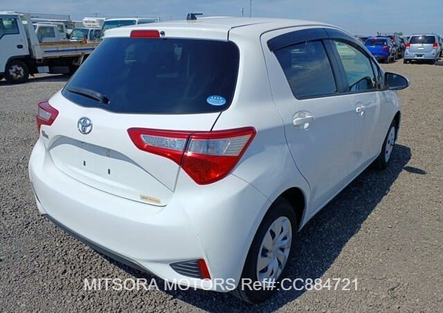 2017 TOYOTA VITZ F