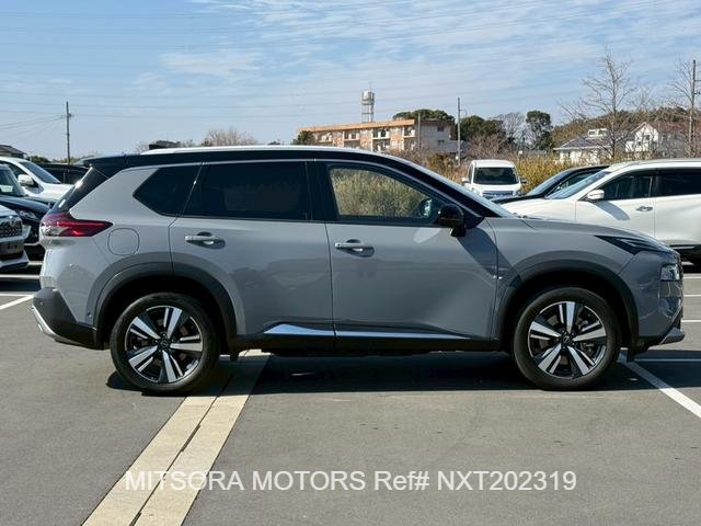 
								NISSAN X-TRAIL G E-4ORCE Grey full									