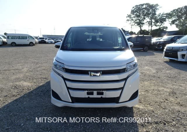 
								2021 TOYOTA NOAH X full									