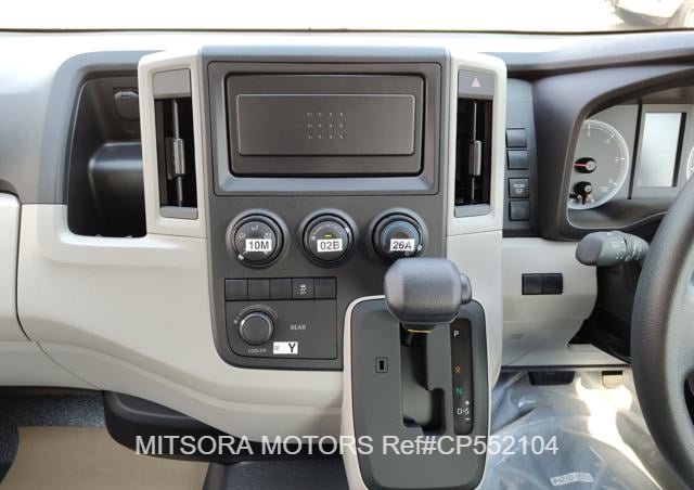 
								2026 TOYOTA HIACE COMMUTER 2.8 AT full									