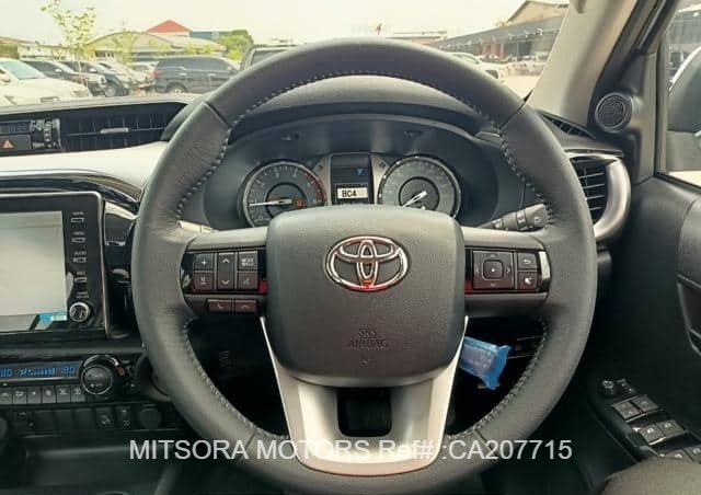 
								2024 TOYOTA HILUX 2.8 full									