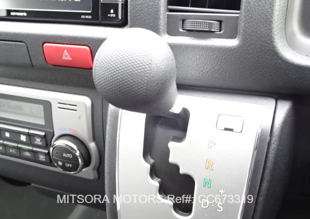 
								2019 TOYOTA HIACE COMMUTER 2.7GL full									