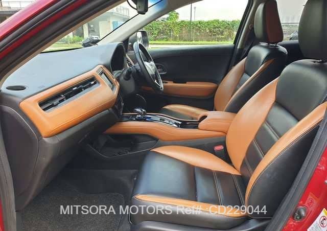 
								2015 HONDA VEZEL full									